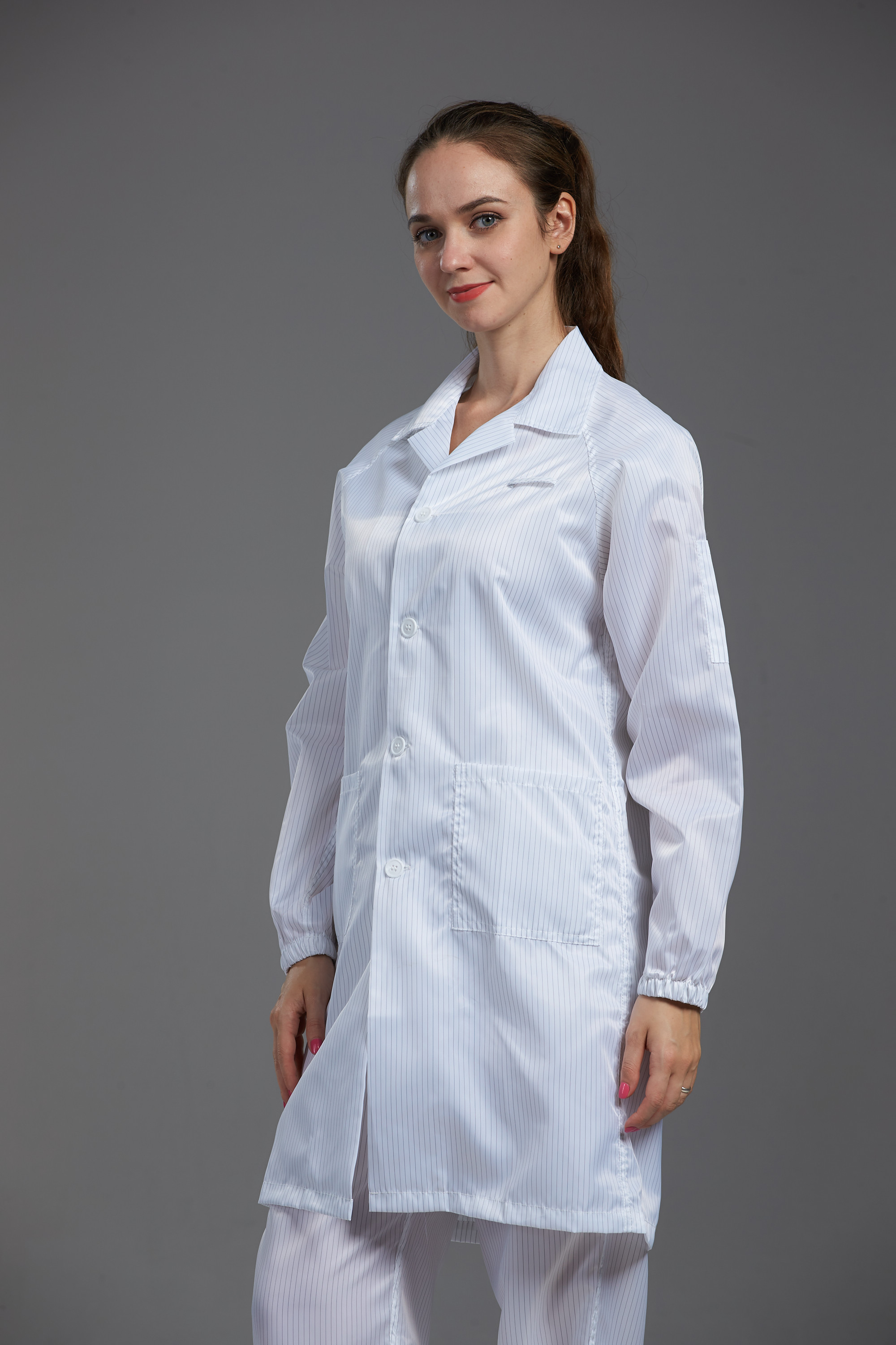 100 Clean Room Garments Straight Open Buttons In Pharmaceutical
